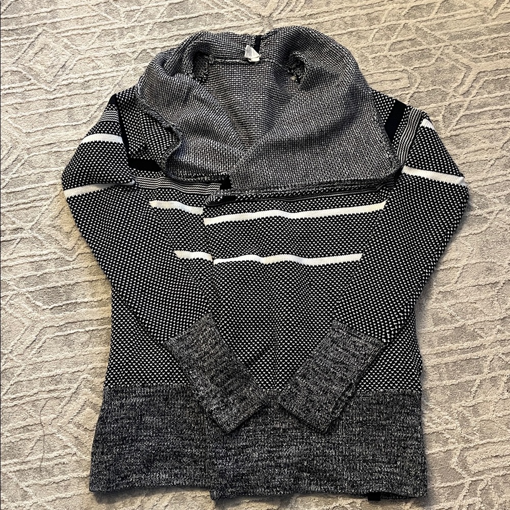 IVIVVA by LULULEMON wrap knit sweater